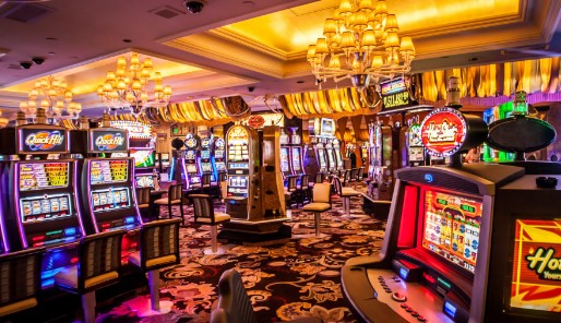 Explore Instant Play Casinos and the Thrilling Cool Jewels Slot